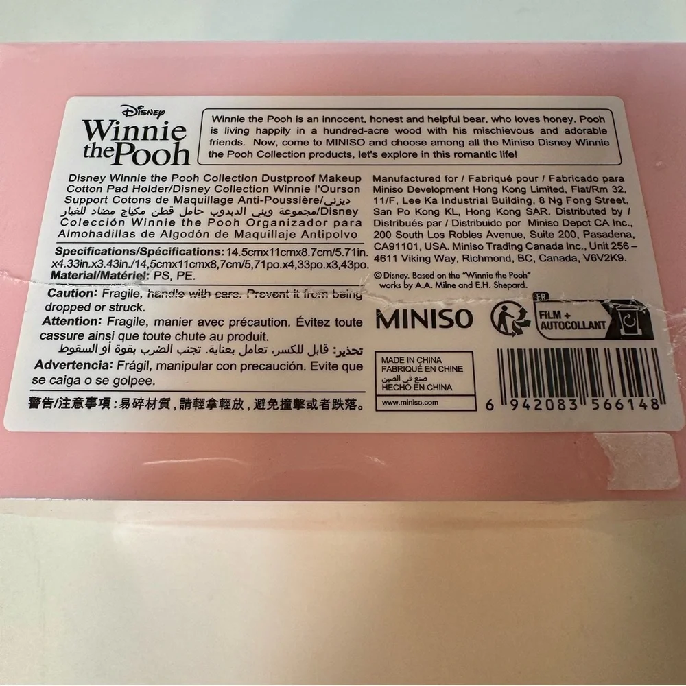 NWT. Disney Winnie the Pooh Collection Dustproof Makeup plastic box
